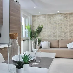 Graziosa Casa Indipendente Vicino Fco Casal Palocco